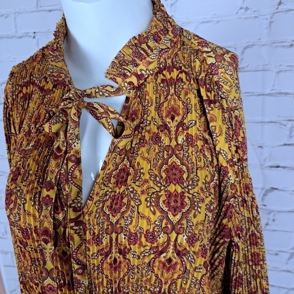 Max Studio Pleated Bishop-Sleeve Blouse - Picture 5 of 13